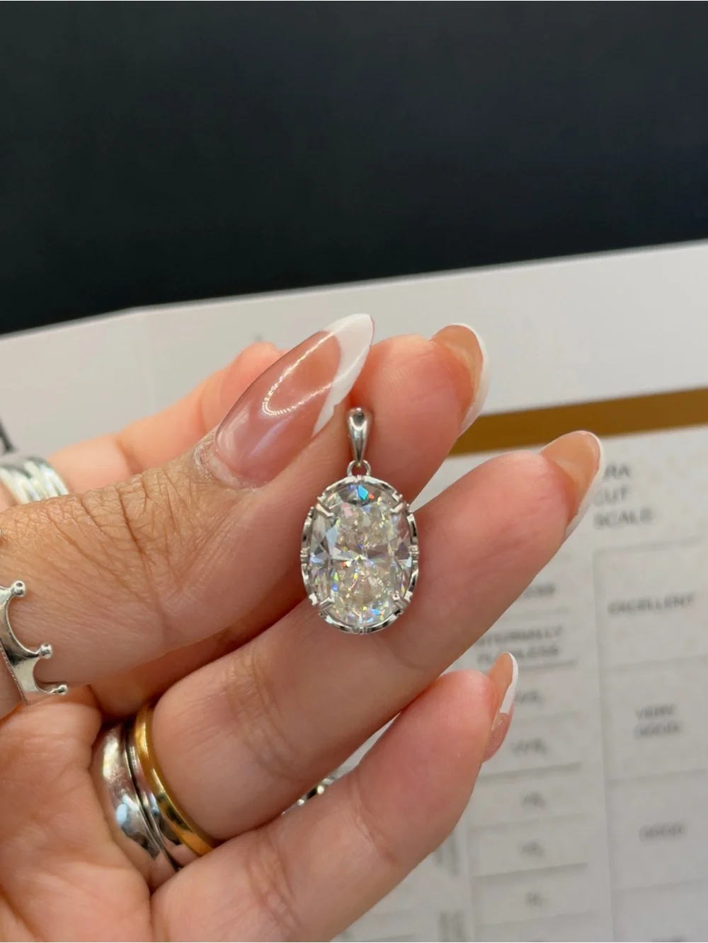 8ct oval cut Moissanite vvs1 color D pendant for necklace